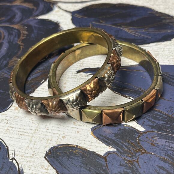 Vintage 70s Solid Brass & Copper Gold and Silver Floral Bangle Bracelet Set D1 - Picture 2 of 13